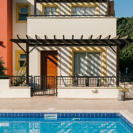 דירה Aphrodite Gardens No.9 Luxury Apt *